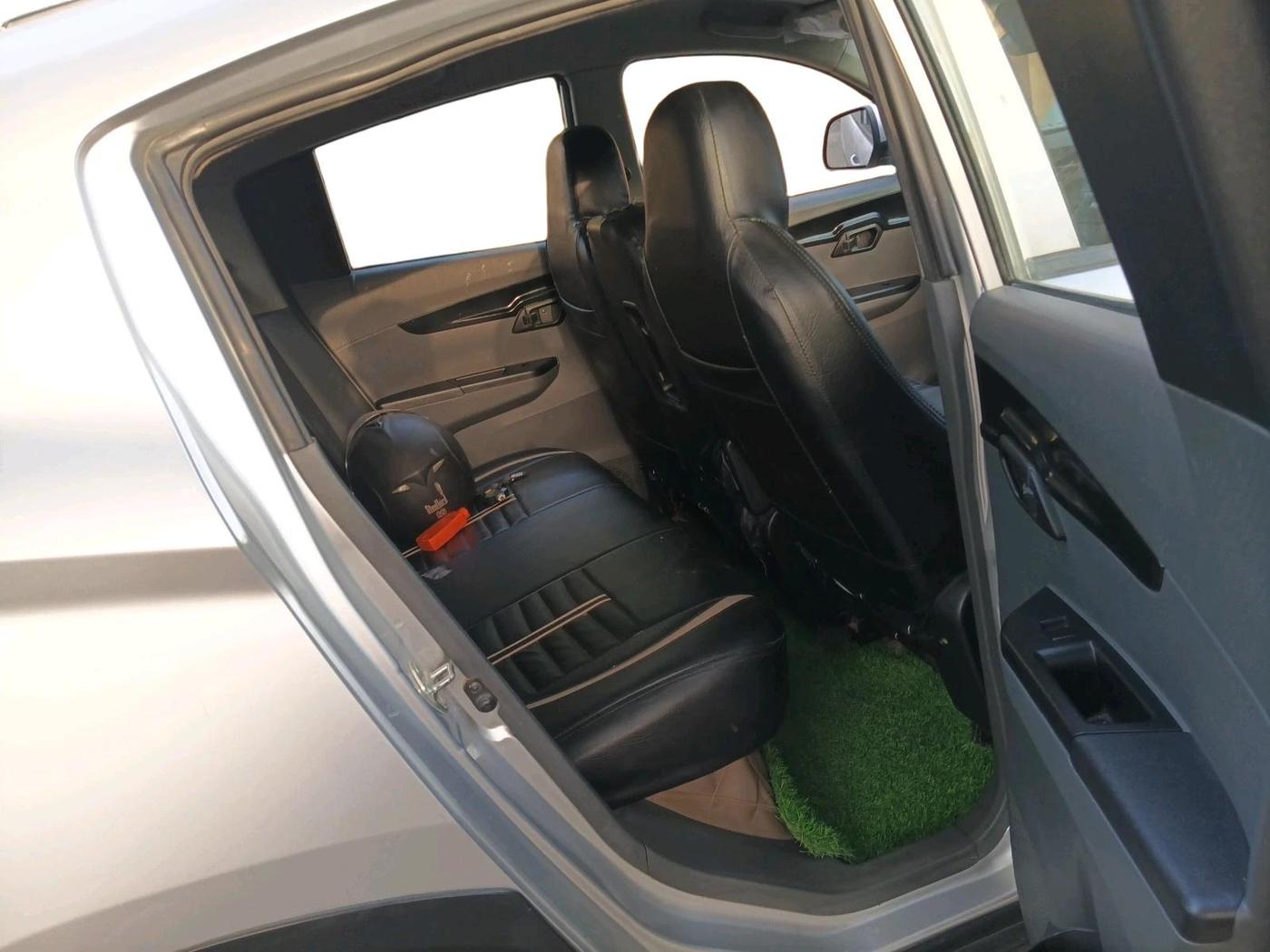2017 Mahindra KUV 100 NXT K4+ P 6 STR, Petrol, Manual, 38,349 km, interior