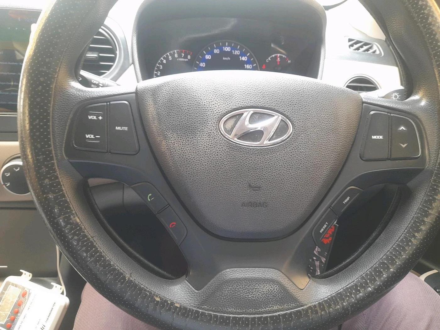2018 Hyundai Xcent S 1.2, Petrol, Manual, 95,561 km, interior