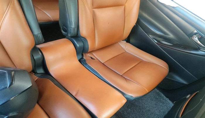 2018 Toyota Innova Crysta 2.4 G 7 STR, Diesel, Manual, 2,37,931 km, interior