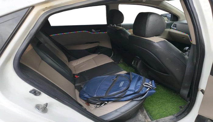 2018 Hyundai Verna 1.6 SX (O) CRDI MT, Diesel, Manual, 1,12,421 km, interior