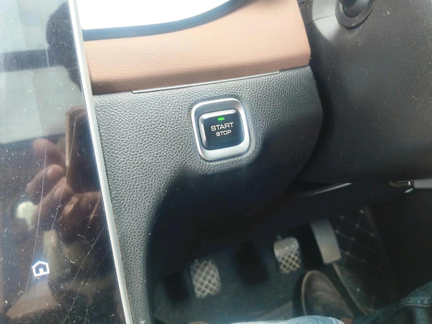 2024 MG HECTOR PLUS SHARP PRO 1.5 TURBO MT 7 STR, Petrol, Manual, 26,454 km, interior