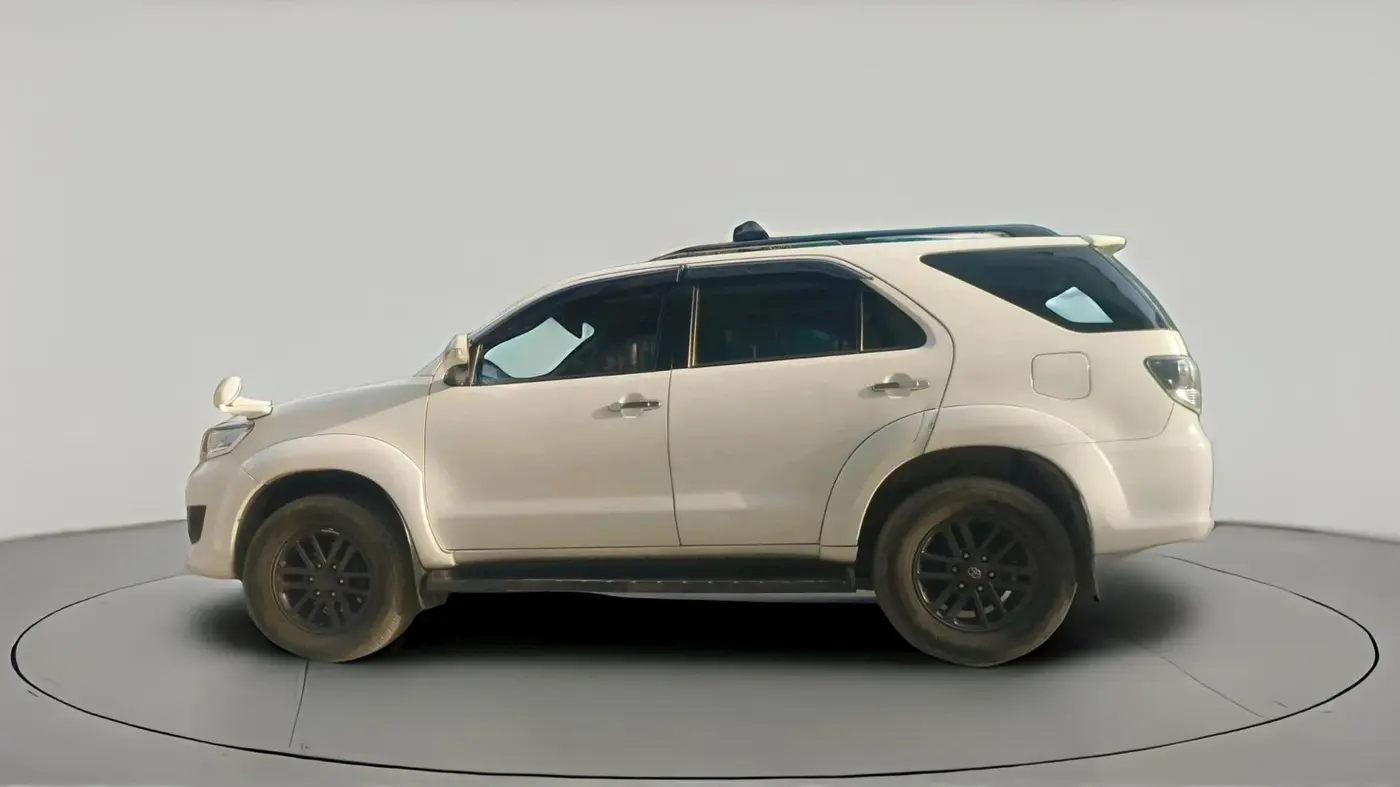 2015 Toyota Fortuner 3.0 4X4 MT, Diesel, Manual, 2,81,347 km, exterior
