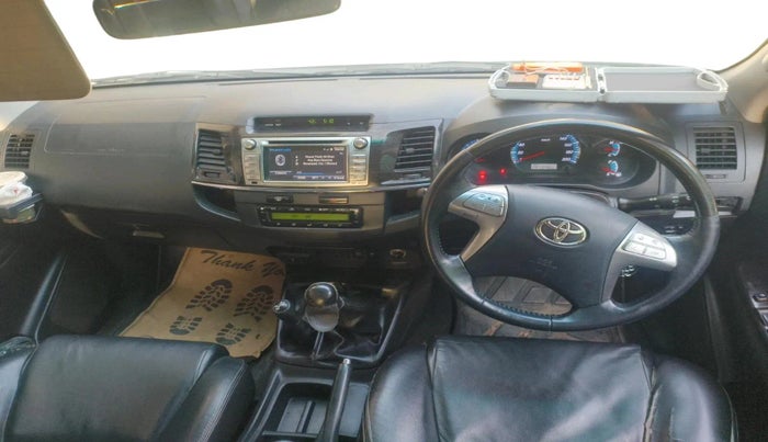 2015 Toyota Fortuner 3.0 4X4 MT, Diesel, Manual, 2,81,347 km, interior