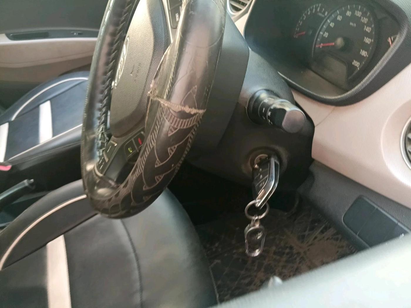 2019 Hyundai Xcent S 1.2, Petrol, Manual, 1,31,313 km, interior