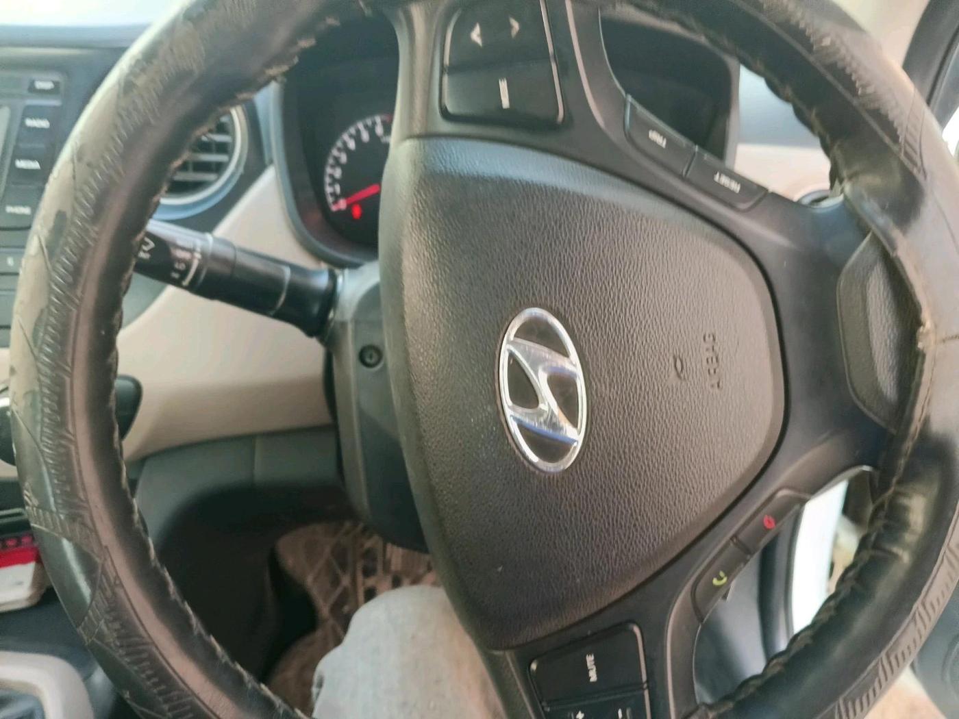 2019 Hyundai Xcent S 1.2, Petrol, Manual, 1,31,313 km, interior