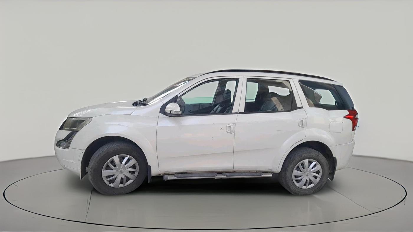 2018 Mahindra XUV500 W5, Diesel, Manual, 1,53,815 km, exterior