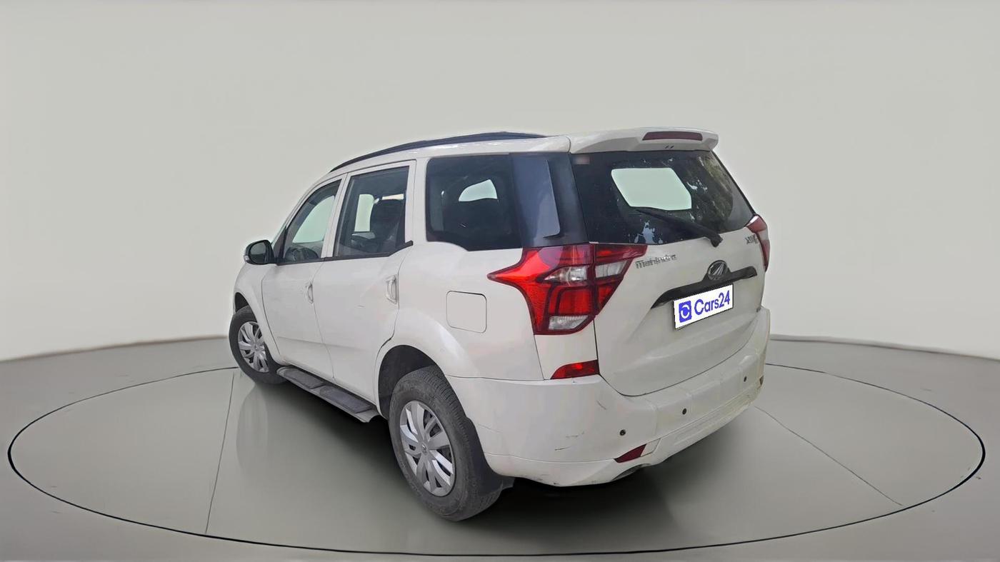 2018 Mahindra XUV500 W5, Diesel, Manual, 1,53,815 km, exterior