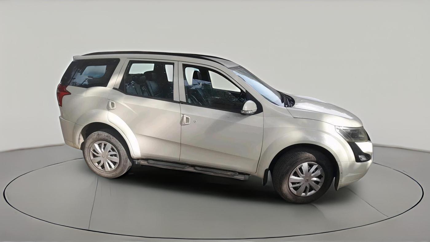 2018 Mahindra XUV500 W5, Diesel, Manual, 1,53,815 km, exterior