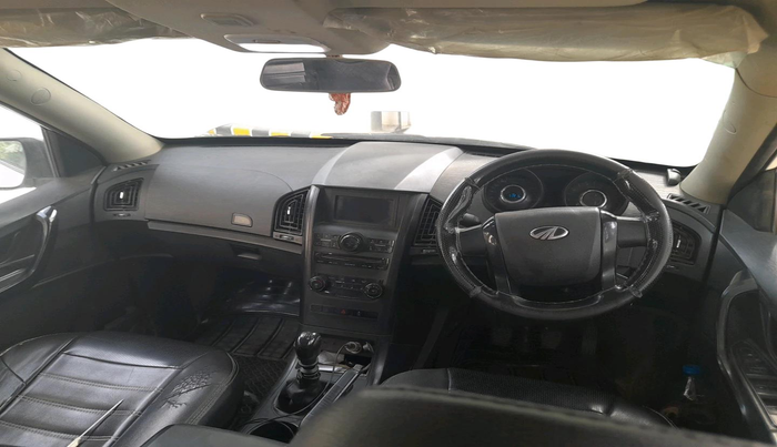2018 Mahindra XUV500 W5, Diesel, Manual, 1,53,815 km, interior