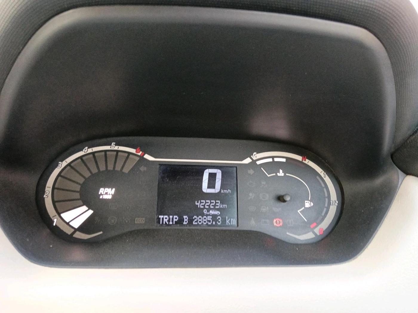 2022 Nissan MAGNITE XL, Petrol, Manual, 42,223 km, interior