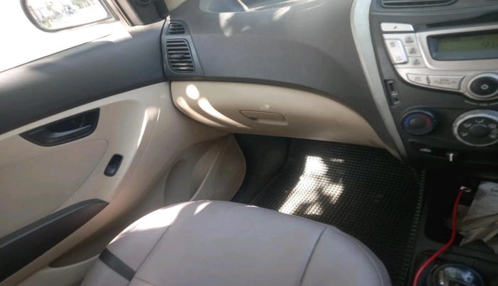 2012 Hyundai Eon MAGNA + LPG, Petrol, Manual, 60,717 km, interior