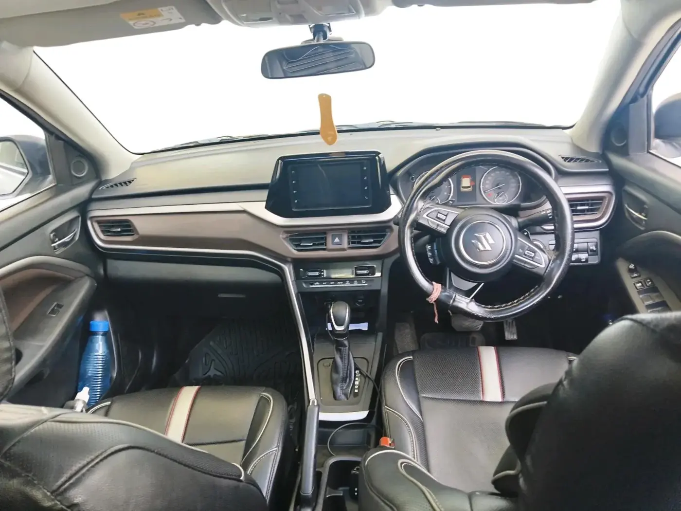2023 Maruti BREZZA ZXI AT SMART HYBRID, Petrol, Automatic, 50,535 km, interior