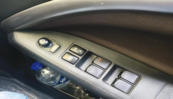 2023 Maruti BREZZA ZXI AT SMART HYBRID, Petrol, Automatic, 50,535 km, interior