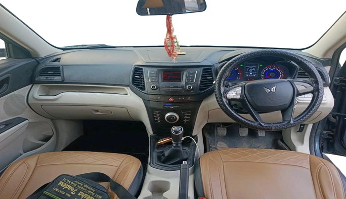 2023 Mahindra XUV300 W6 1.5 Sunroof Diesel, Diesel, Manual, 85,139 km, interior