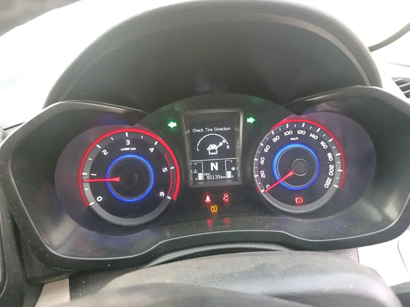 2023 Mahindra XUV300 W6 1.5 Sunroof Diesel, Diesel, Manual, 85,139 km, interior