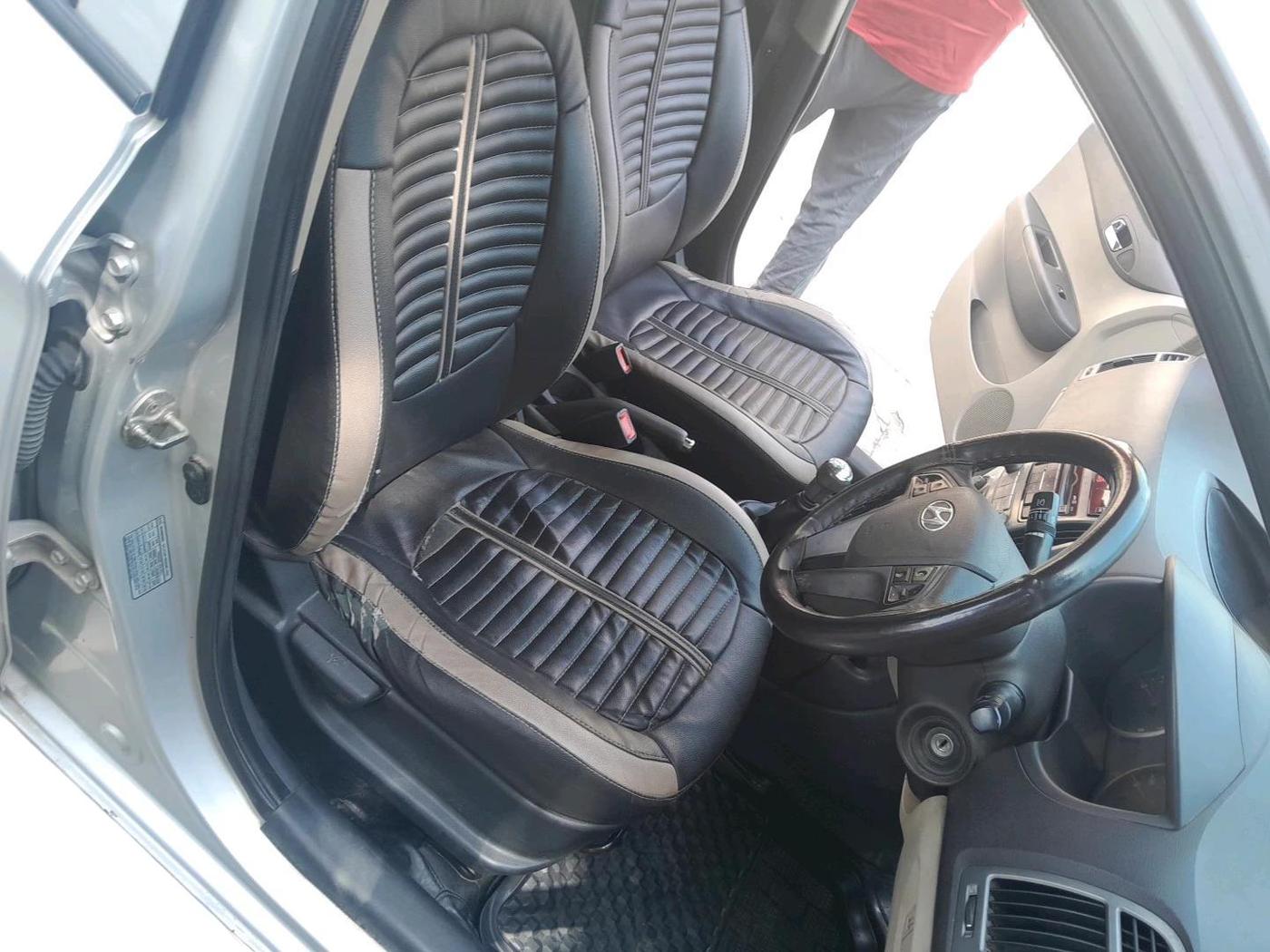 2013 Hyundai i20 SPORTZ 1.2, Petrol, Manual, 1,54,074 km, interior