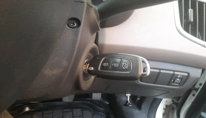 2017 Hyundai Creta E PLUS 1.6 PETROL, Petrol, Manual, 70,373 km, interior