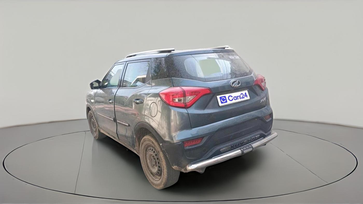 2021 Mahindra XUV300 W4 1.5 DIESEL, Diesel, Manual, 84,700 km, exterior