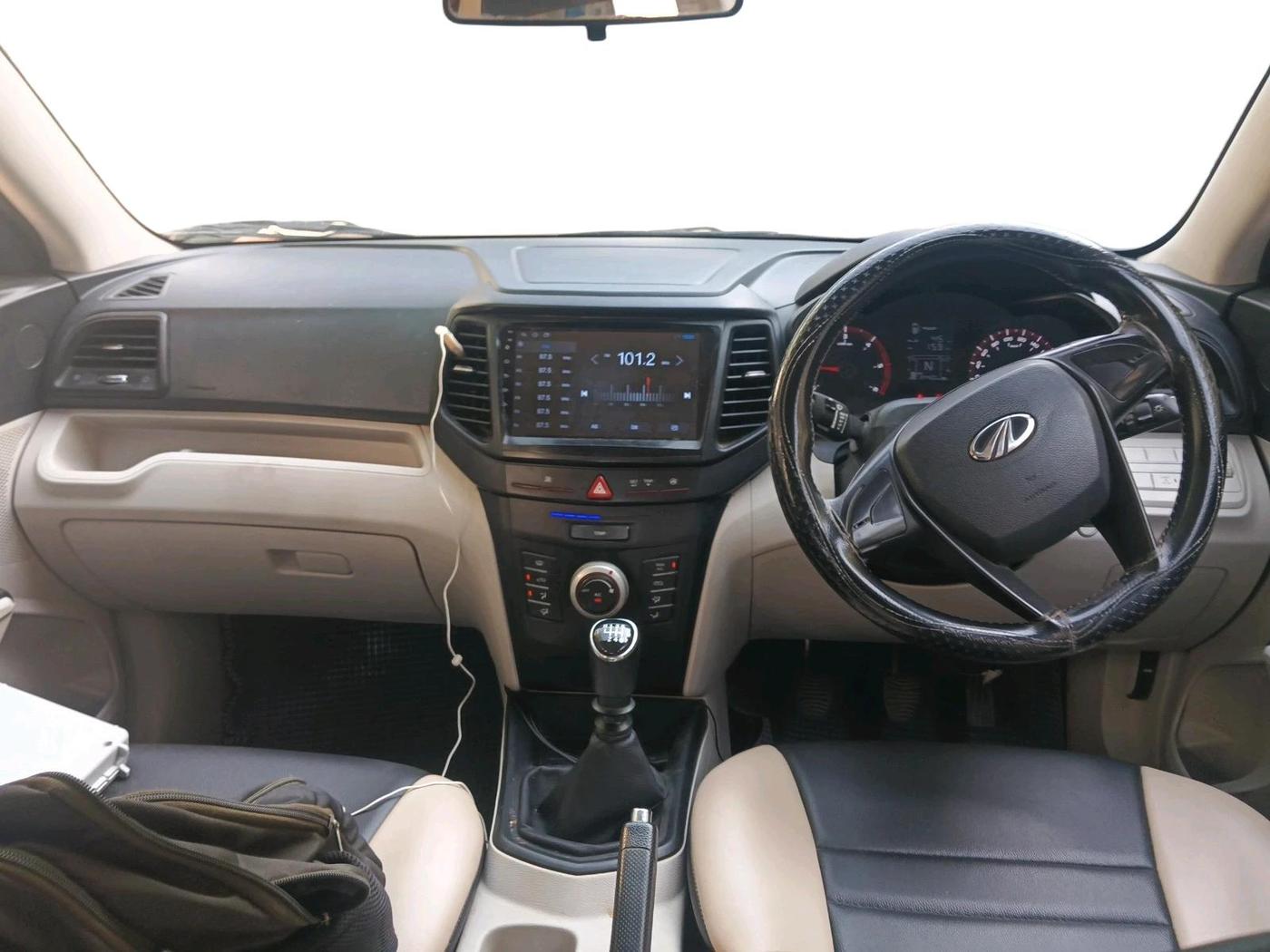 2021 Mahindra XUV300 W4 1.5 DIESEL, Diesel, Manual, 84,700 km, interior