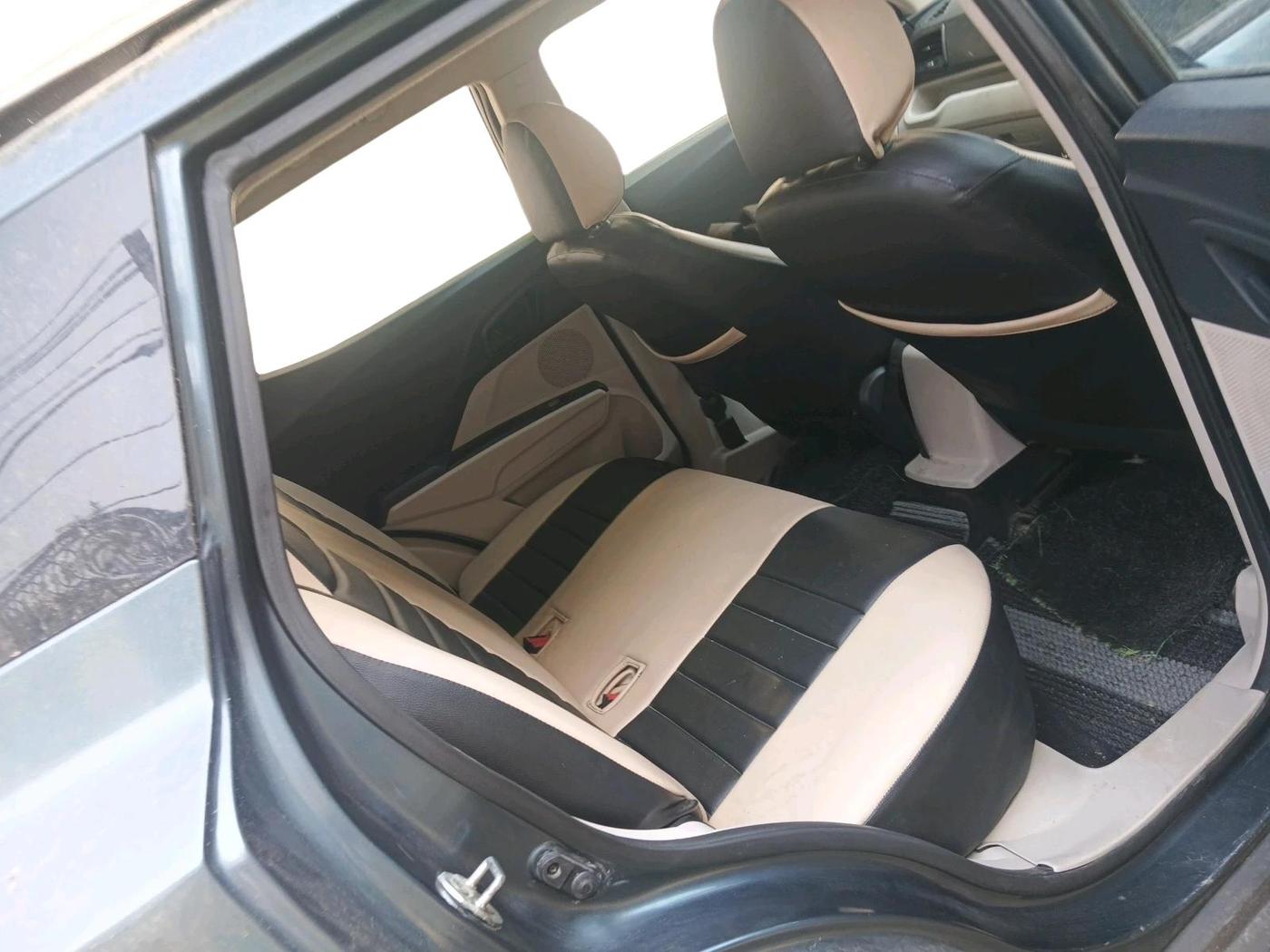 2021 Mahindra XUV300 W4 1.5 DIESEL, Diesel, Manual, 84,700 km, interior