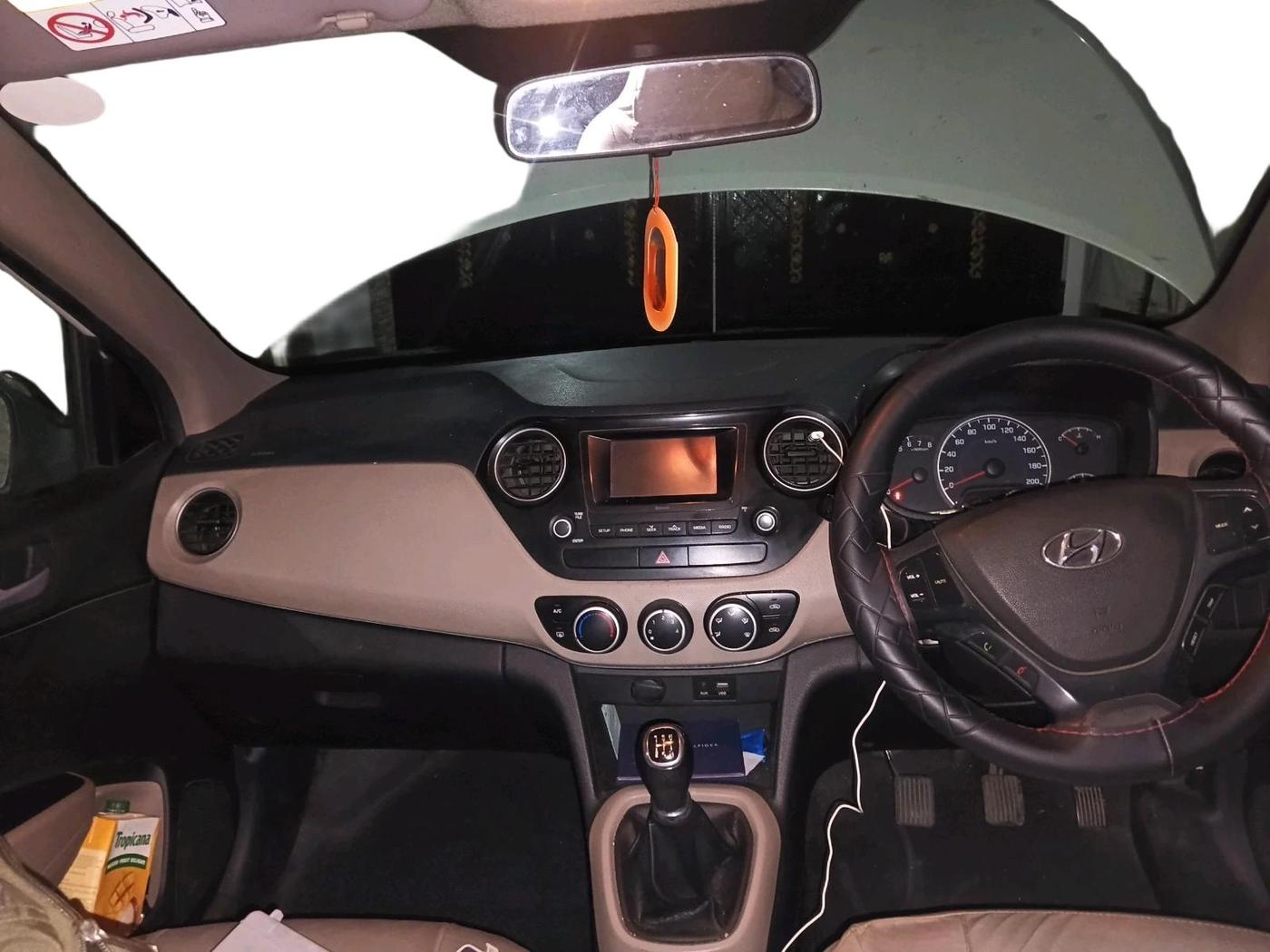 2017 Hyundai Grand i10 SPORTZ 1.2 KAPPA VTVT, Petrol, Manual, 70,026 km, interior