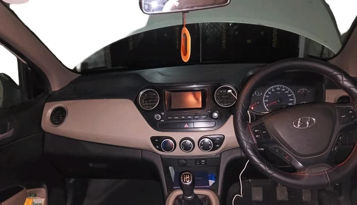 2017 Hyundai Grand i10 SPORTZ 1.2 KAPPA VTVT, Petrol, Manual, 70,026 km, interior