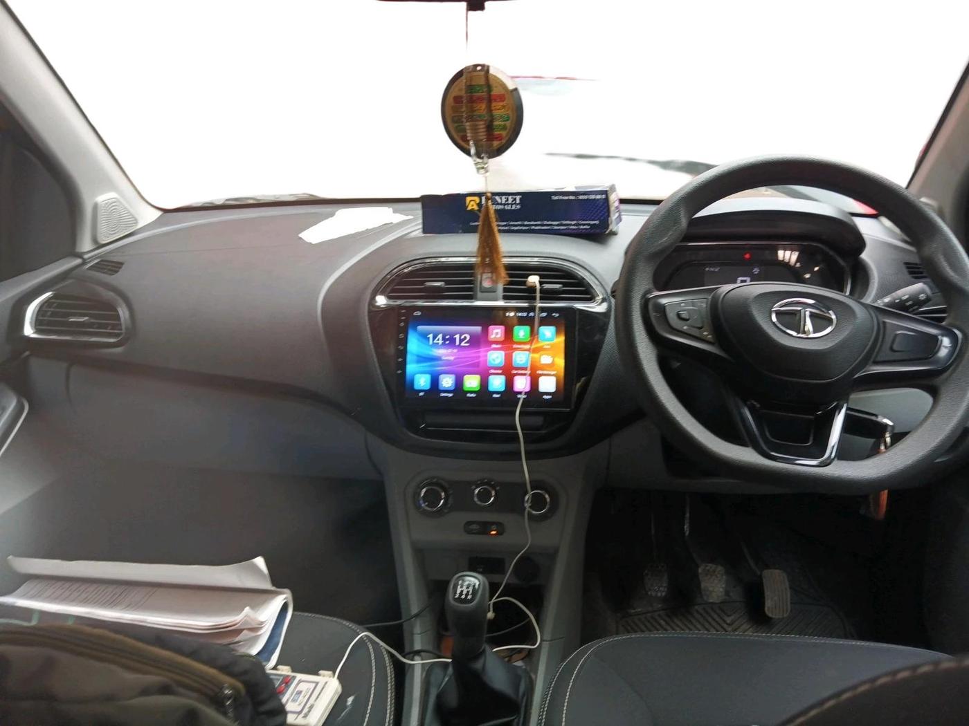 2022 Tata Tiago XT (O) PETROL, Petrol, Manual, 8,071 km, interior