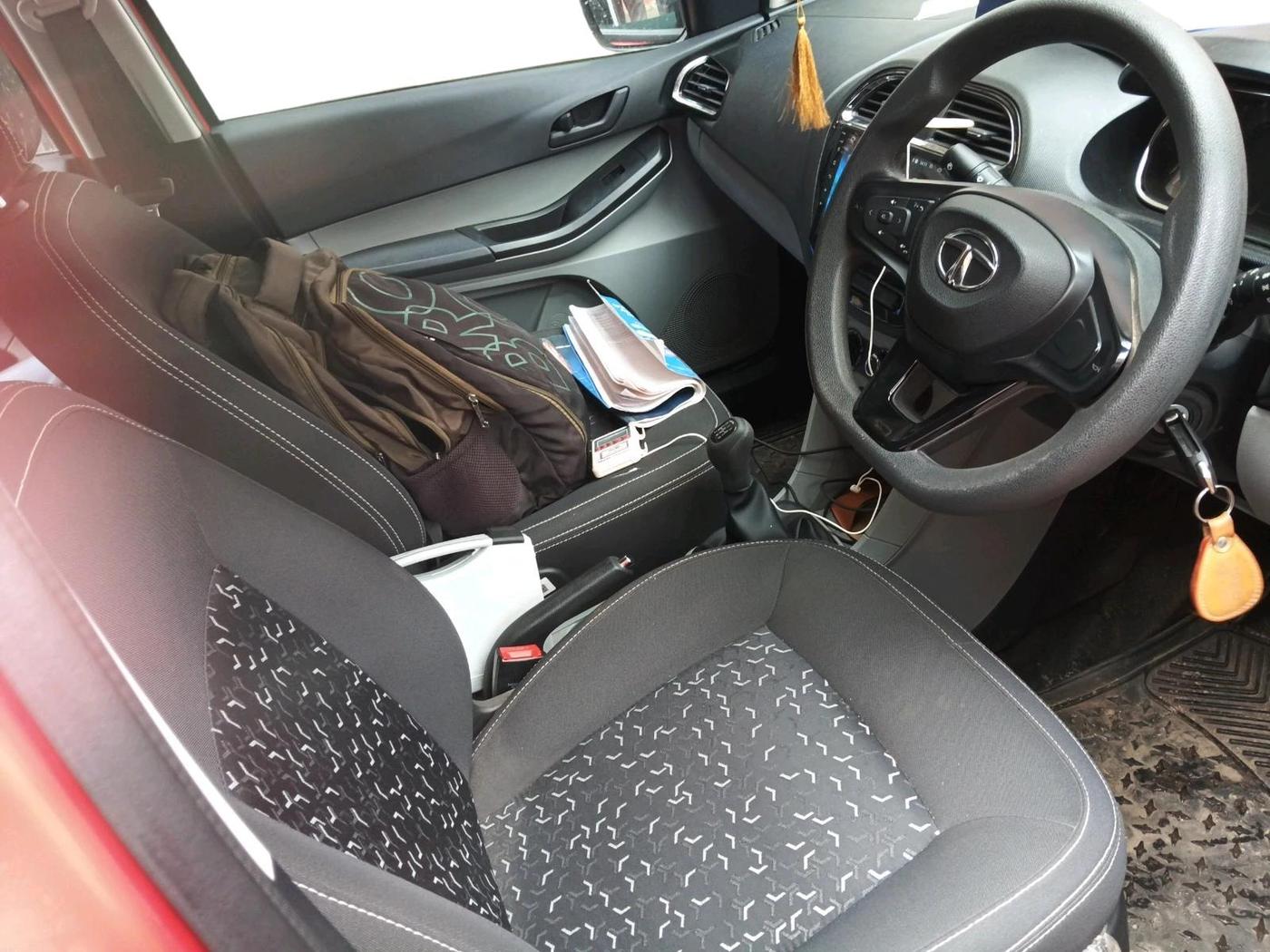 2022 Tata Tiago XT (O) PETROL, Petrol, Manual, 8,071 km, interior