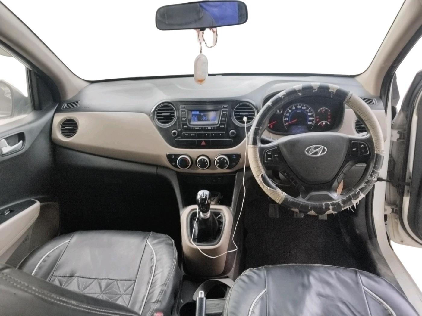 2016 Hyundai Grand i10 SPORTZ 1.1 CRDI, Diesel, Manual, 1,86,590 km, interior
