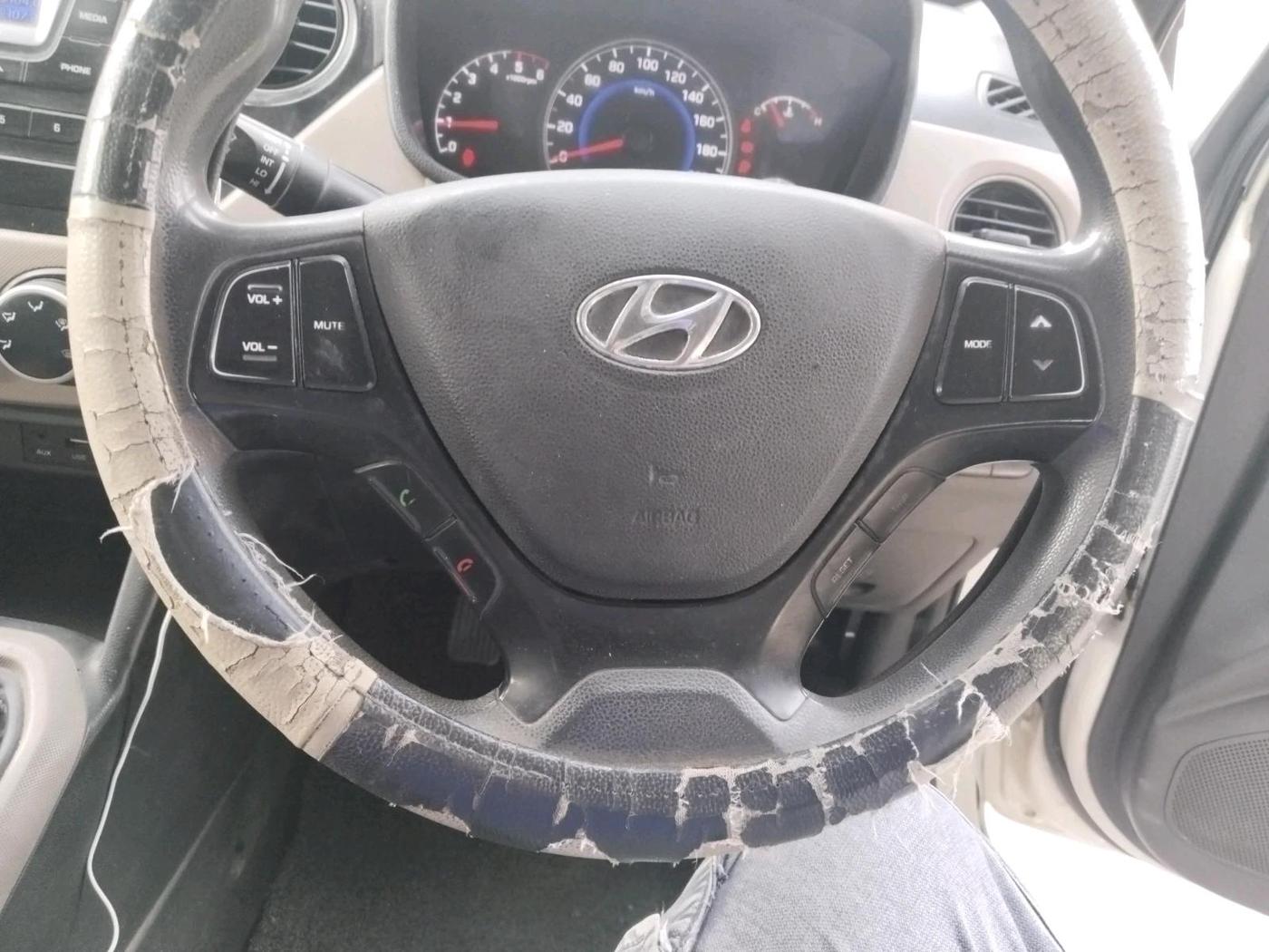 2016 Hyundai Grand i10 SPORTZ 1.1 CRDI, Diesel, Manual, 1,86,590 km, interior