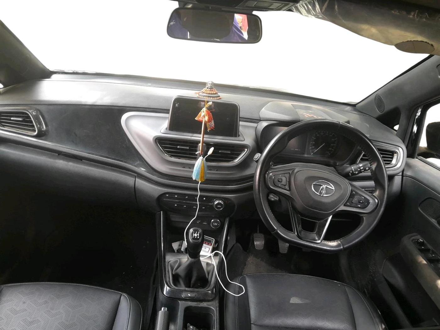 2023 Tata ALTROZ XZ + SUNROOF, Petrol, Manual, 18,945 km, interior