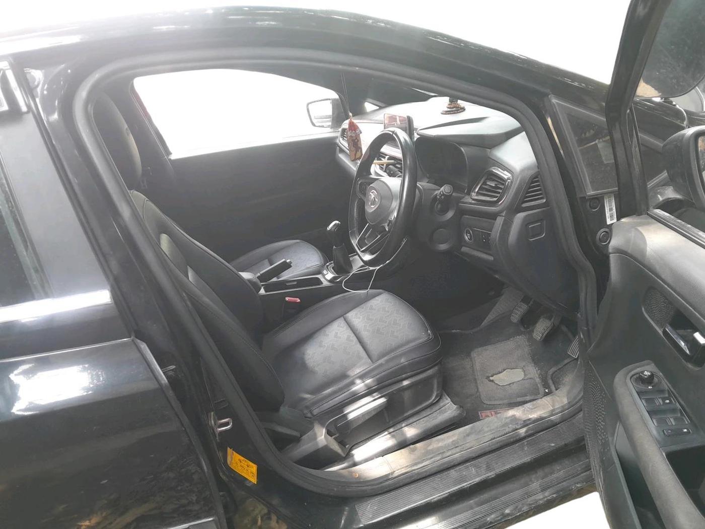 2023 Tata ALTROZ XZ + SUNROOF, Petrol, Manual, 18,945 km, interior