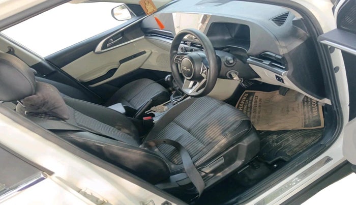 2022 KIA CARENS PRESTIGE 1.5 DIESEL 7 STR, Diesel, Manual, 1,06,835 km, interior