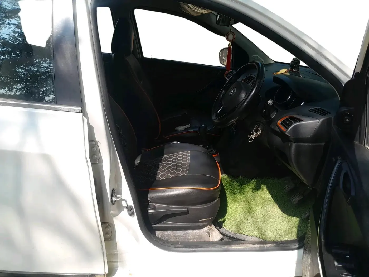 2019 Tata TIAGO NRG PETROL, Petrol, Manual, 56,854 km, interior