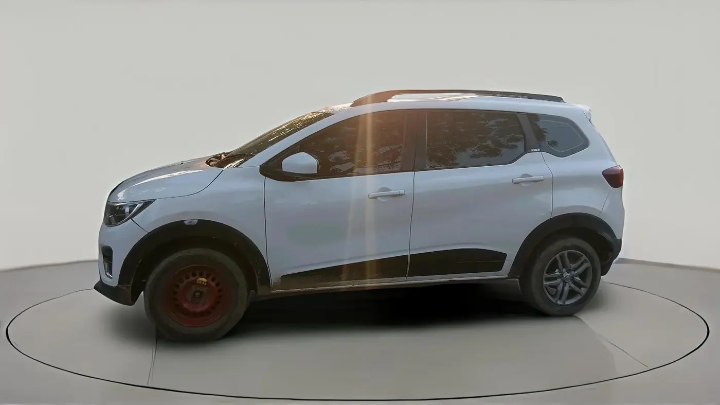 2020 Renault TRIBER RXZ, Petrol, Manual, 50,255 km, exterior