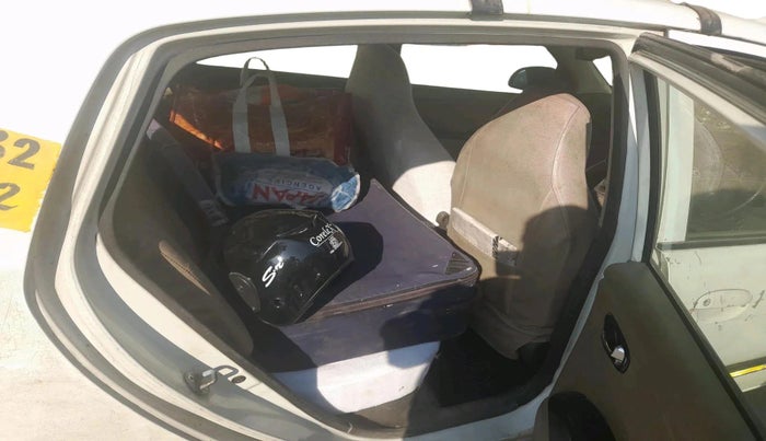 2016 Hyundai i10 SPORTZ 1.1, Petrol, Manual, 3,50,475 km, interior