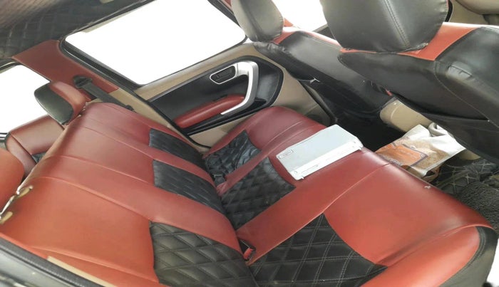2017 Mahindra TUV300 T6 PLUS, Diesel, Manual, 9,002 km, interior