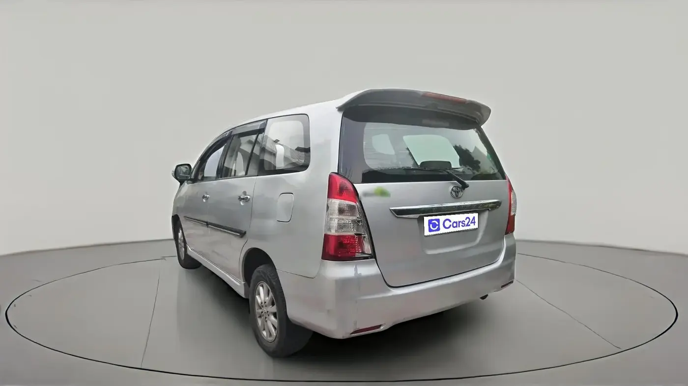 2013 Toyota Innova 2.5 VX 7 STR, Diesel, Manual, 1,36,535 km, exterior