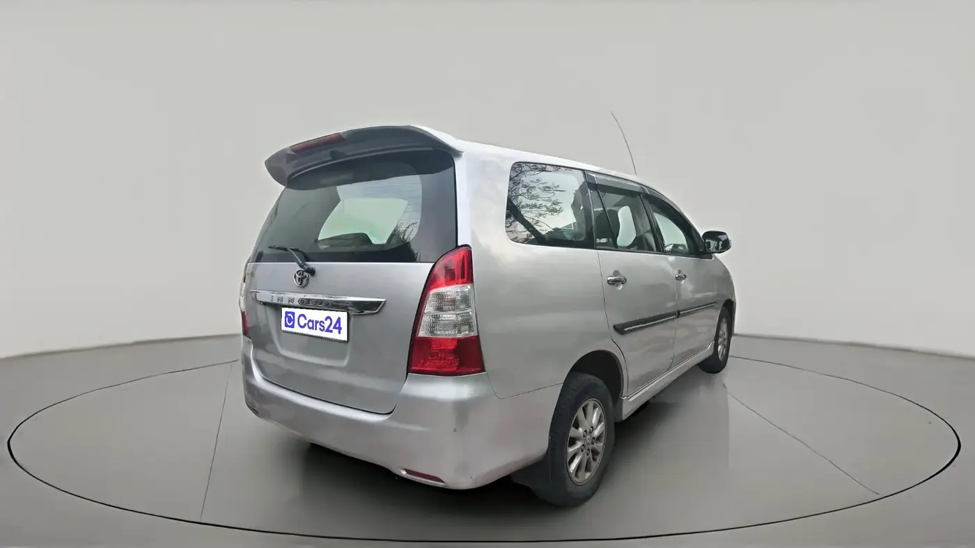 2013 Toyota Innova 2.5 VX 7 STR, Diesel, Manual, 1,36,535 km, exterior