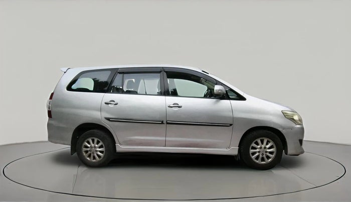 2013 Toyota Innova 2.5 VX 7 STR, Diesel, Manual, 1,36,535 km, exterior