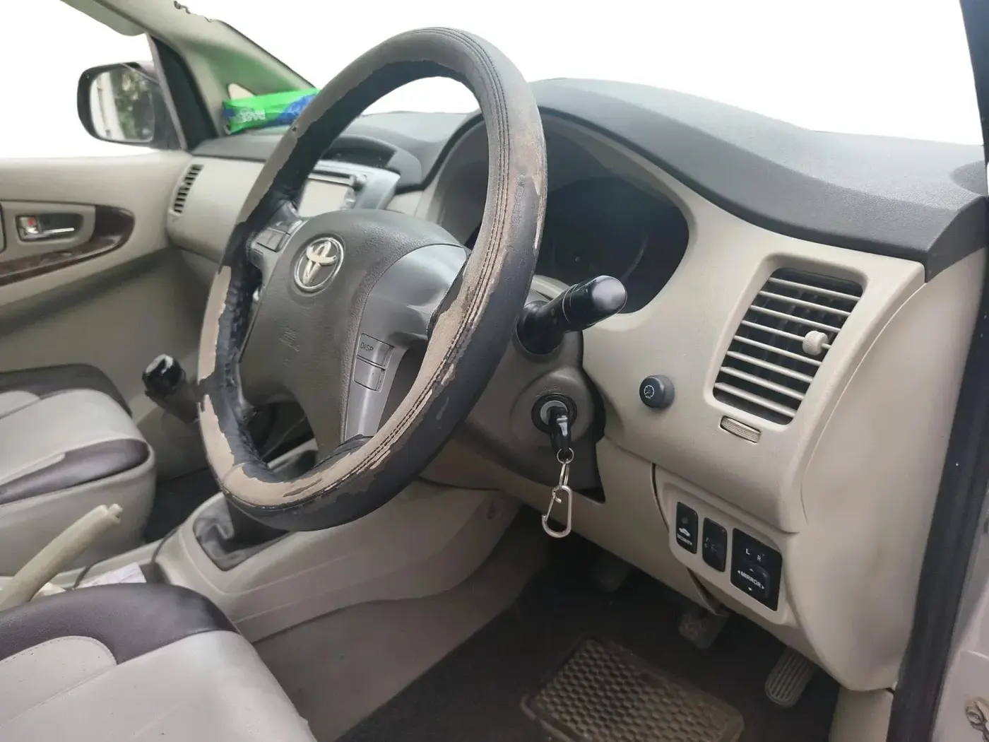 2013 Toyota Innova 2.5 VX 7 STR, Diesel, Manual, 1,36,535 km, interior