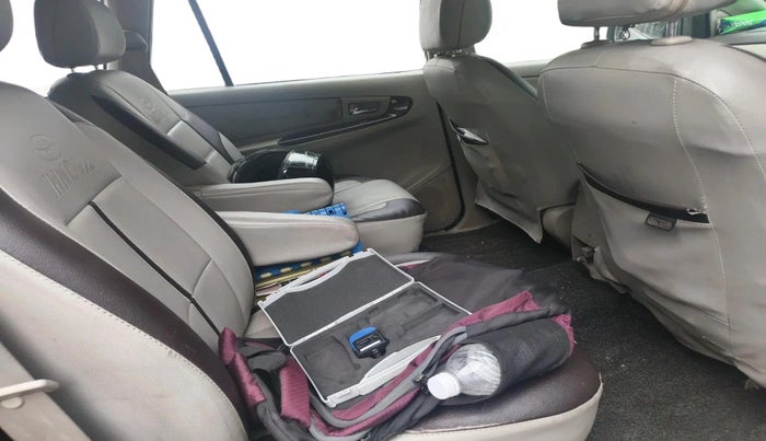 2013 Toyota Innova 2.5 VX 7 STR, Diesel, Manual, 1,36,535 km, interior