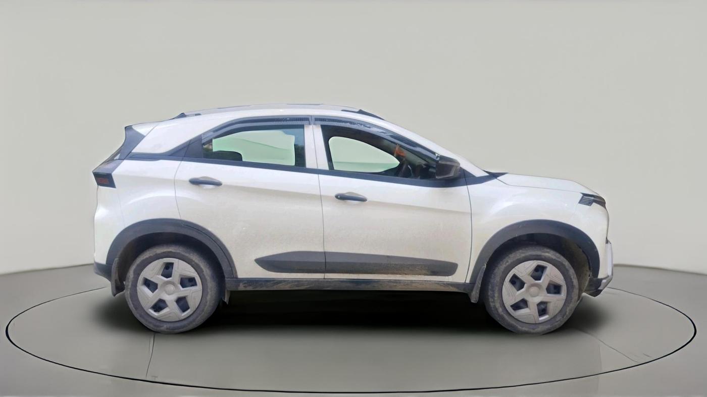 2026 Tata NEXON Smart Plus 1.2 iCNG, CNG, Manual, 16,975 km, exterior