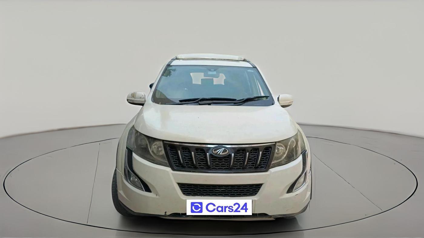 2015 Mahindra XUV500 W10, Diesel, Manual, 2,01,824 km, exterior