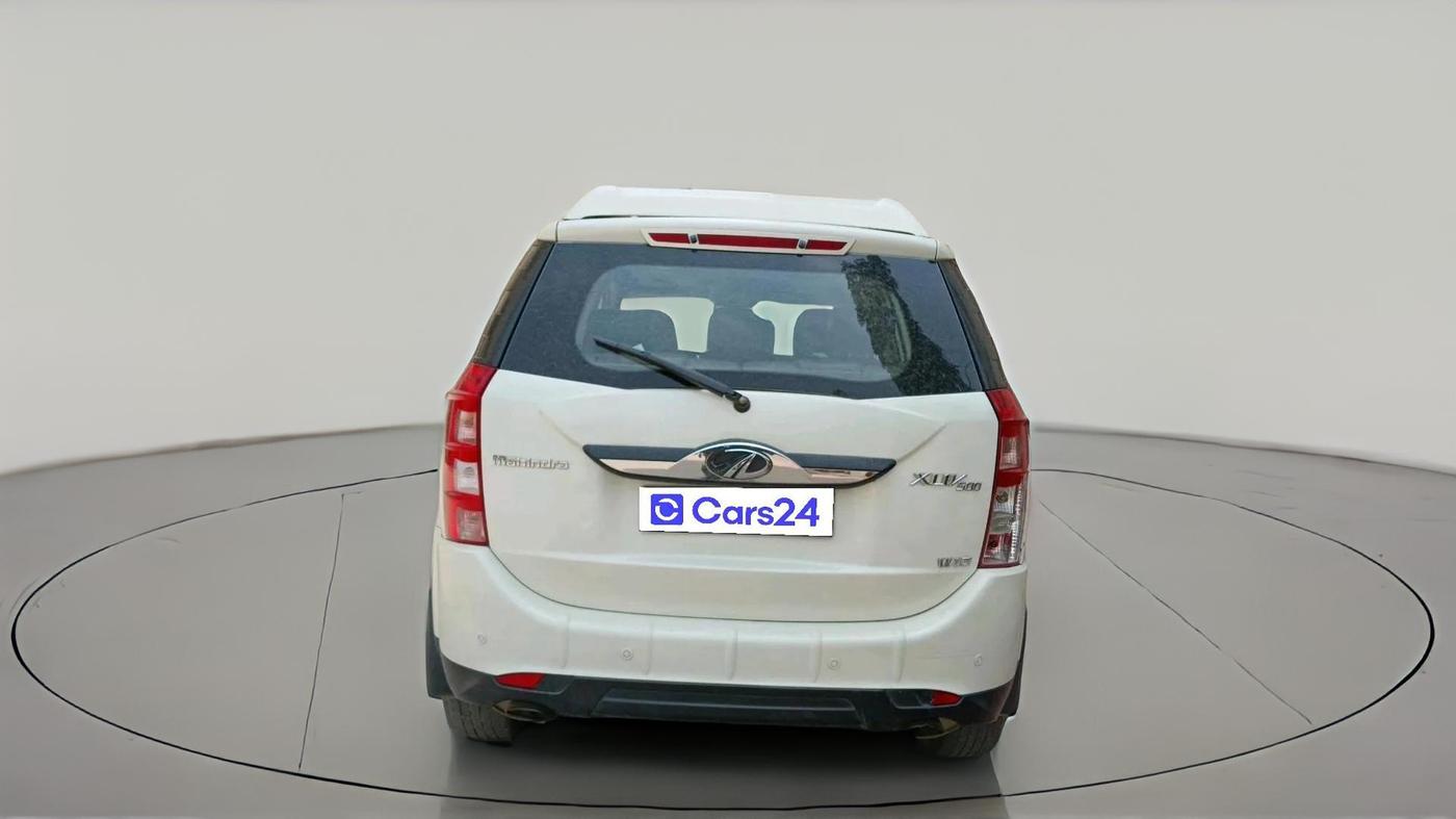 2015 Mahindra XUV500 W10, Diesel, Manual, 2,01,824 km, exterior
