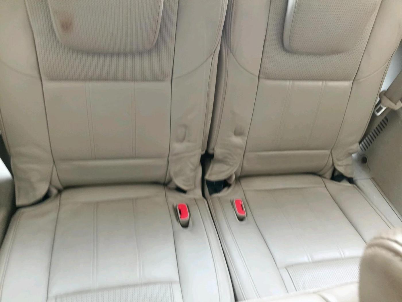 2015 Mahindra XUV500 W10, Diesel, Manual, 2,01,824 km, interior