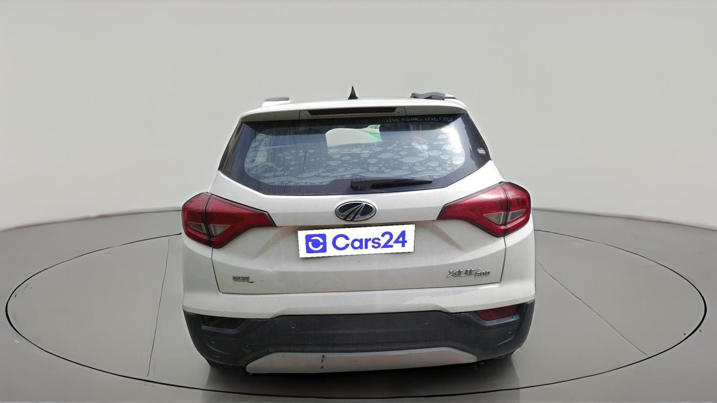 2019 Mahindra XUV300 W8 (O) 1.5 DIESEL AMT, Diesel, Automatic, 1,03,366 km, exterior