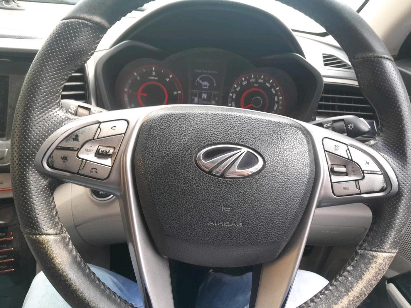2019 Mahindra XUV300 W8 (O) 1.5 DIESEL AMT, Diesel, Automatic, 1,03,366 km, interior