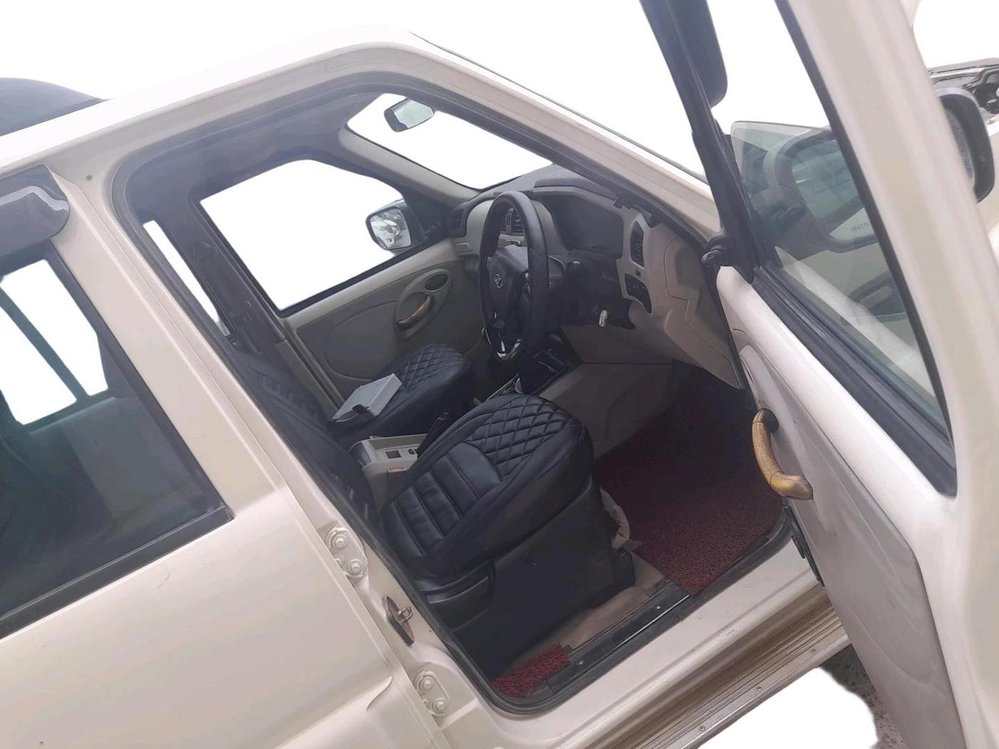 2019 Mahindra Scorpio S3, Diesel, Manual, 1,72,937 km, interior