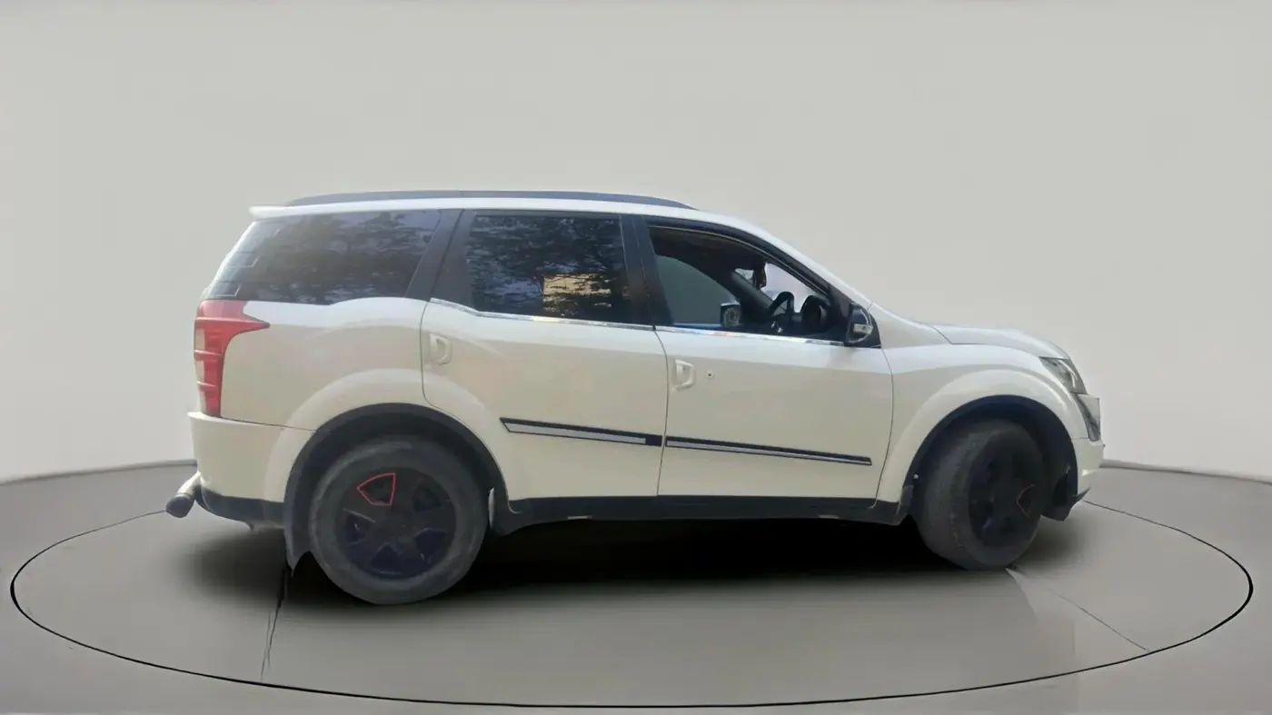 2018 Mahindra XUV500 W6, Diesel, Manual, 1,19,619 km, exterior